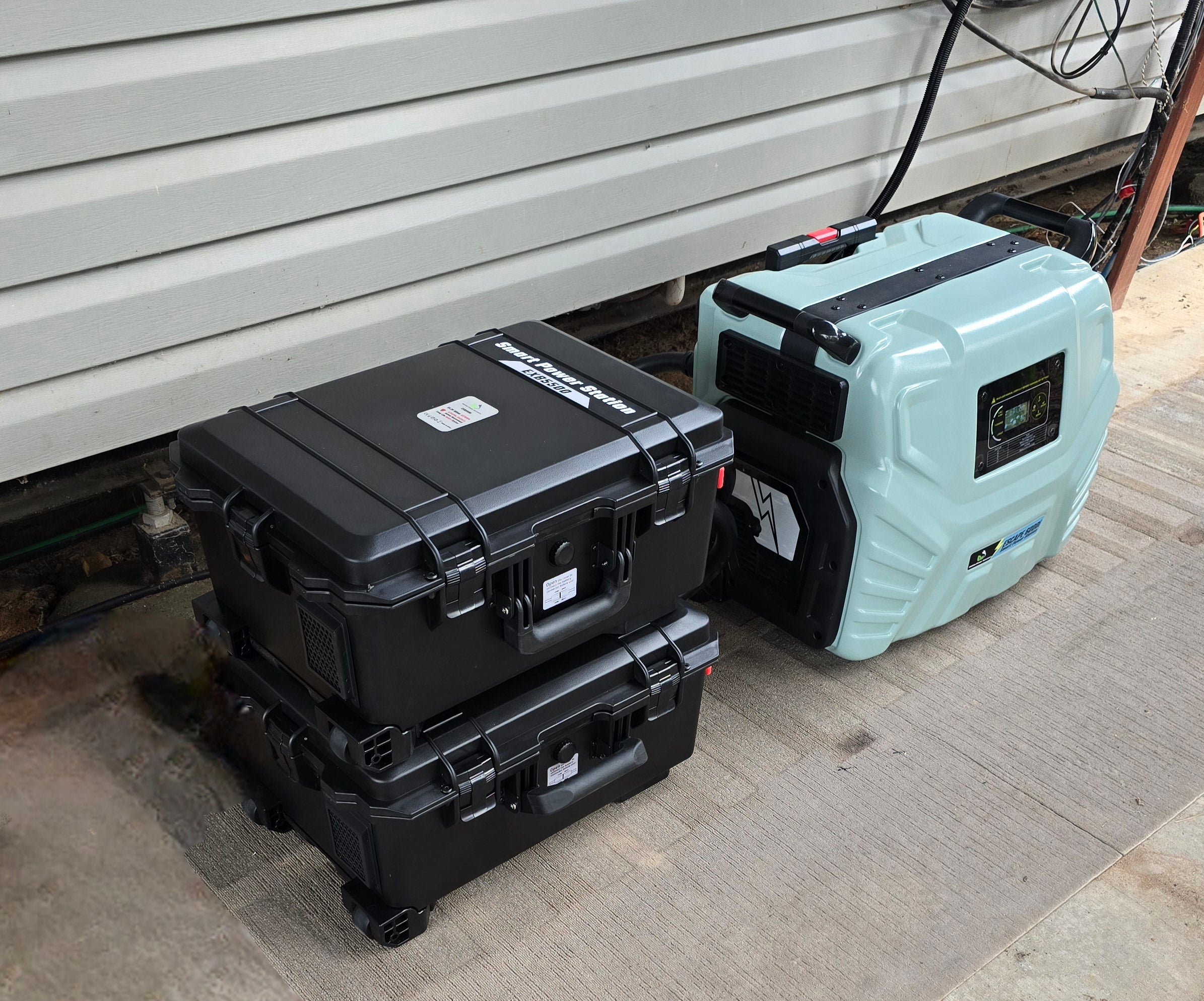 ESCAPE 6000i HUGE OFF-GRID 6000W AC OUTPUT WITH EV CHARGER & BUILT-IN 5.4KW BATTERY - Image 13