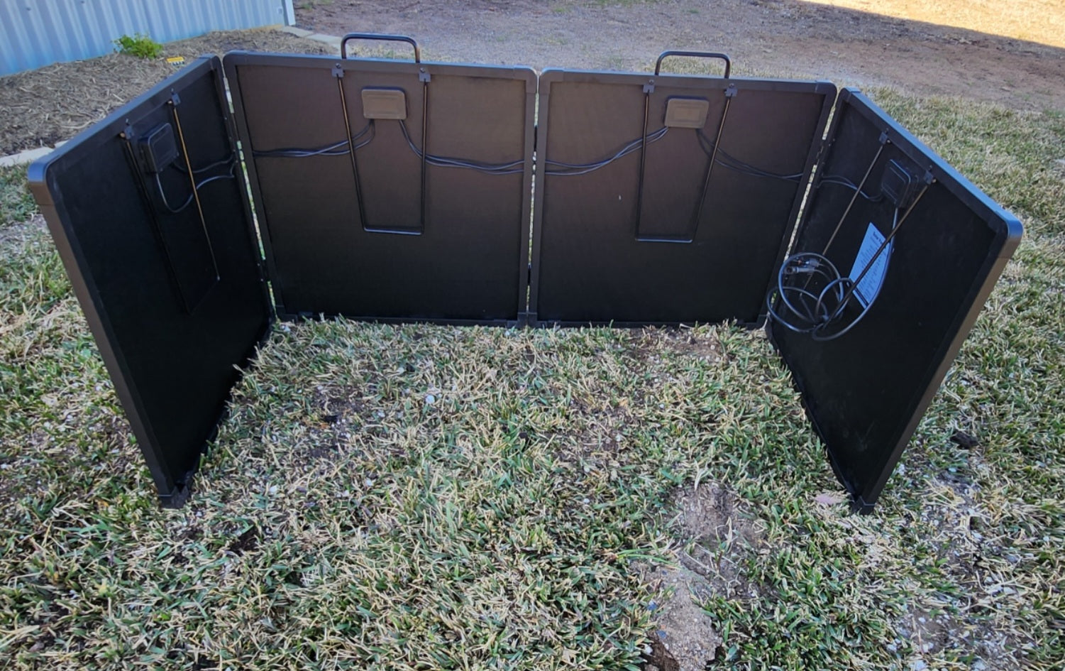 ESCAPE 200WATT SUPER THIN LIGHTWEIGHT WATERPROOF SOLAR PANEL WITH POWDER COATED STEEL LEGS - Image 8